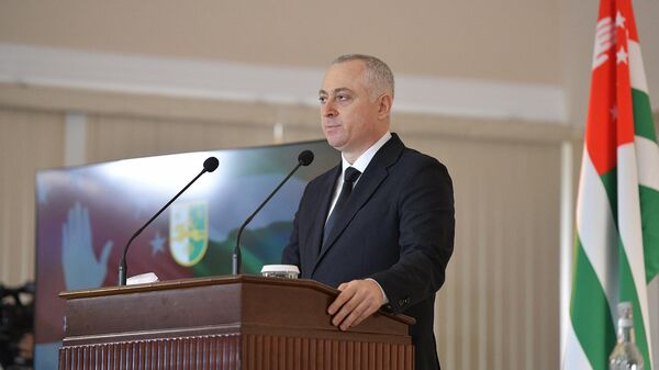 Бадра Гунба выступает с посланием к Народному Собранию республики - Sputnik Аҧсны