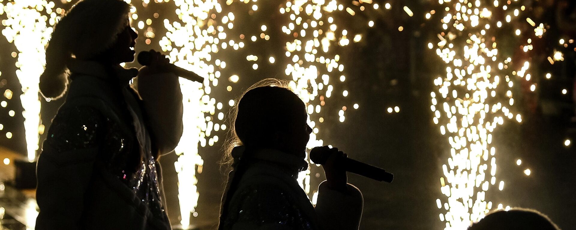 Предновогоднее украшение Минска - Sputnik Абхазия, 1920, 28.12.2025