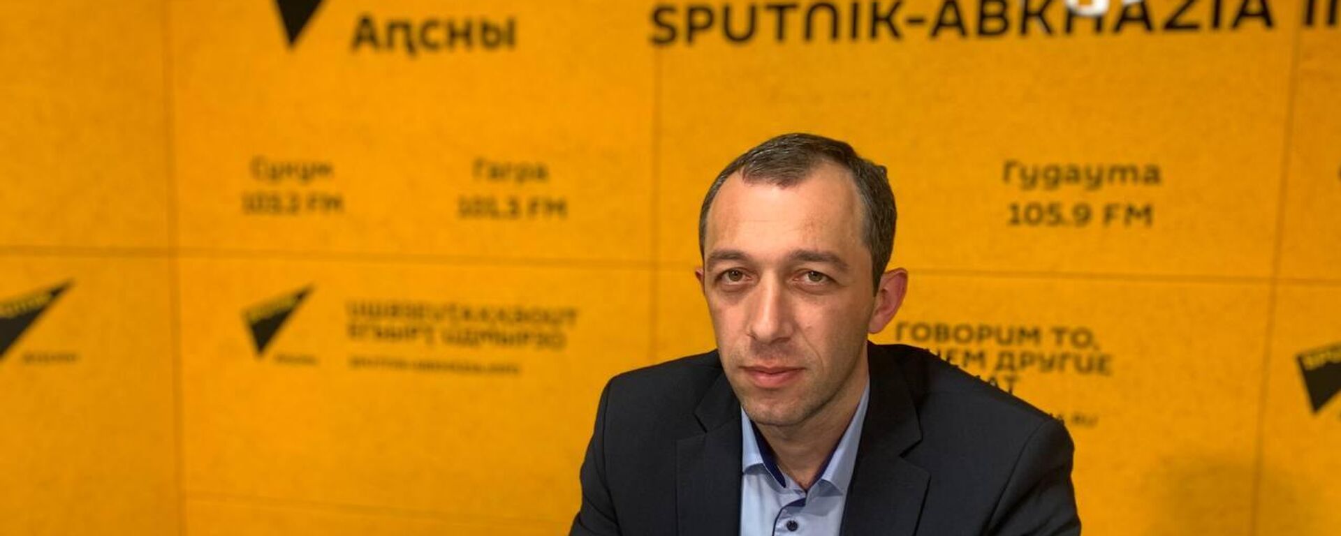 Послание Президента Парламенту: жилье нуждающимся - объединение программ Послание Президента Парламенту: жилье нуждающимся - объединение программ - Sputnik Абхазия, 1920, 30.12.2025