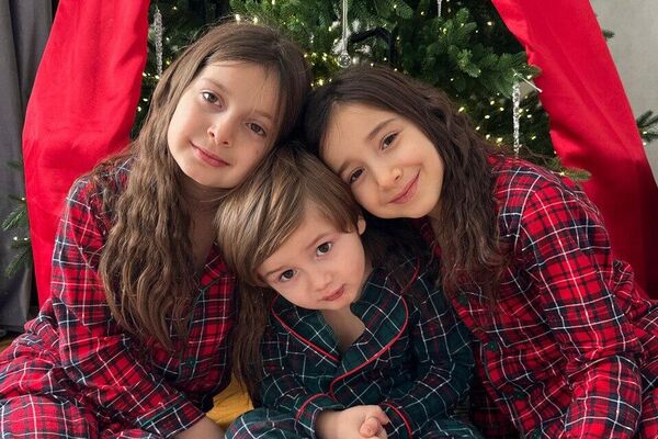 Самир Воуба и его сестры Санэль и Сандра - Sputnik Абхазия