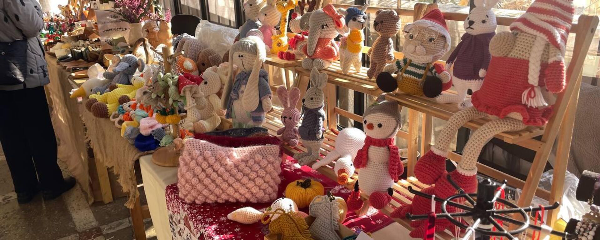 Ярмарка на фестивале Мандарин - Sputnik Абхазия, 1920, 07.01.2026