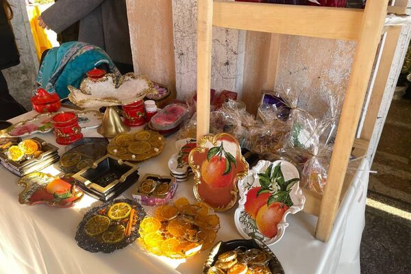 Ярмарка на фестивале &quot;Мандарин&quot; - Sputnik Абхазия