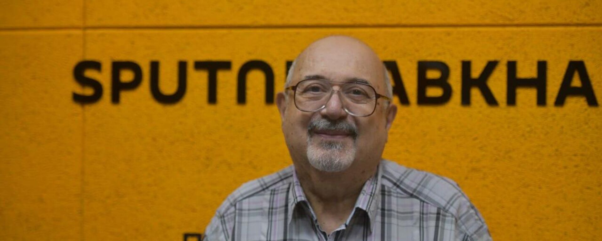 Литературный диалог Абхазии и России: интервью с писателем Делба - Sputnik Абхазия, 1920, 16.01.2026