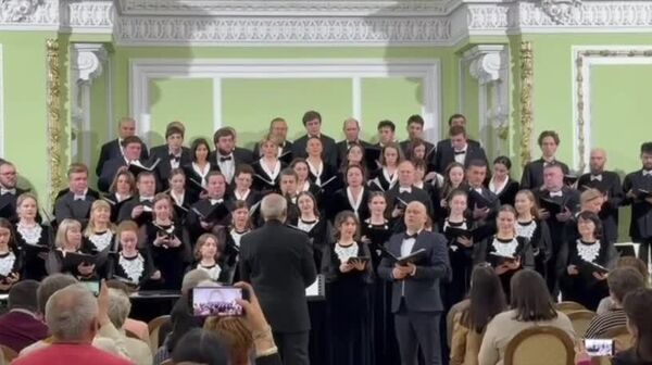 Концерт Музыкальные мосты России и Абхазии с участием Государственной хоровой капеллы Абхазии прошел в Новгородском хоровом колледже имени Сивухина, рассказала Sputnik директор хоровой капеллы Хибла Возба - Sputnik Абхазия