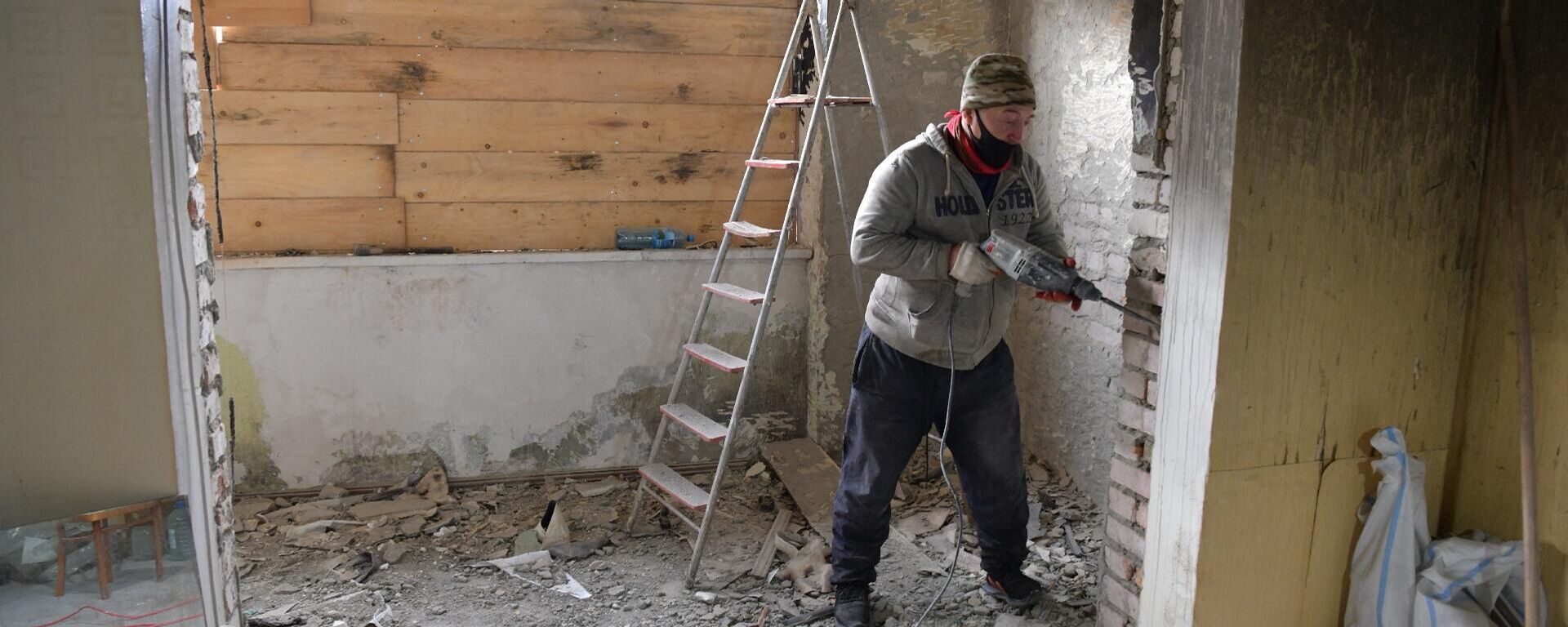 Сгоревшая квартира ветерана ВОВ Котляровой Евдокии в г.Гагра - Sputnik Аҧсны, 1920, 20.01.2026