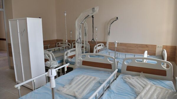 Здание гагрской ЦРБ и ремонтные работы внутри помещения - Sputnik Аҧсны