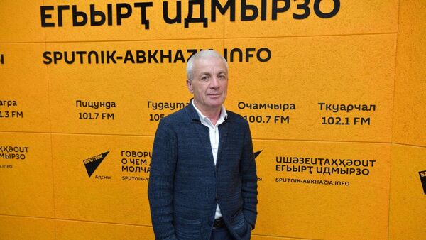 Ажурналистра иԥсҭазааран: Даур Инаԥшьба идунеи иԥсахиижьҭеи шықәсык ҵит - Sputnik Аҧсны