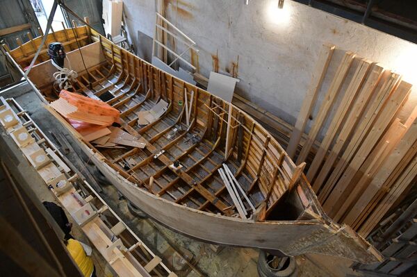 Строительство торгово-разведывательной шхуны Азег Леонидом Черкезия  - Sputnik Абхазия