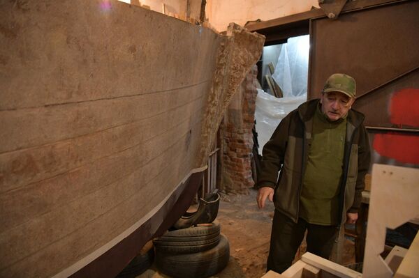 Строительство торгово-разведывательной шхуны Азег Леонидом Черкезия  - Sputnik Абхазия