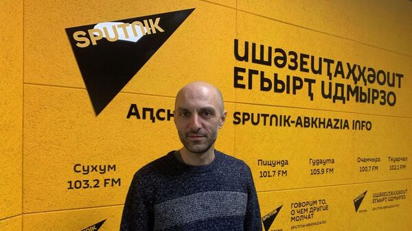 Атеатр аҟны аклассикатә музыка ахәылԥаз: ашәаҳәаҩ, актиор ицәажәара - Sputnik Аҧсны