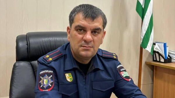 Выдача водительских прав российского образца в Абхазии. Разговор с замначальника ГАИ - Sputnik Абхазия