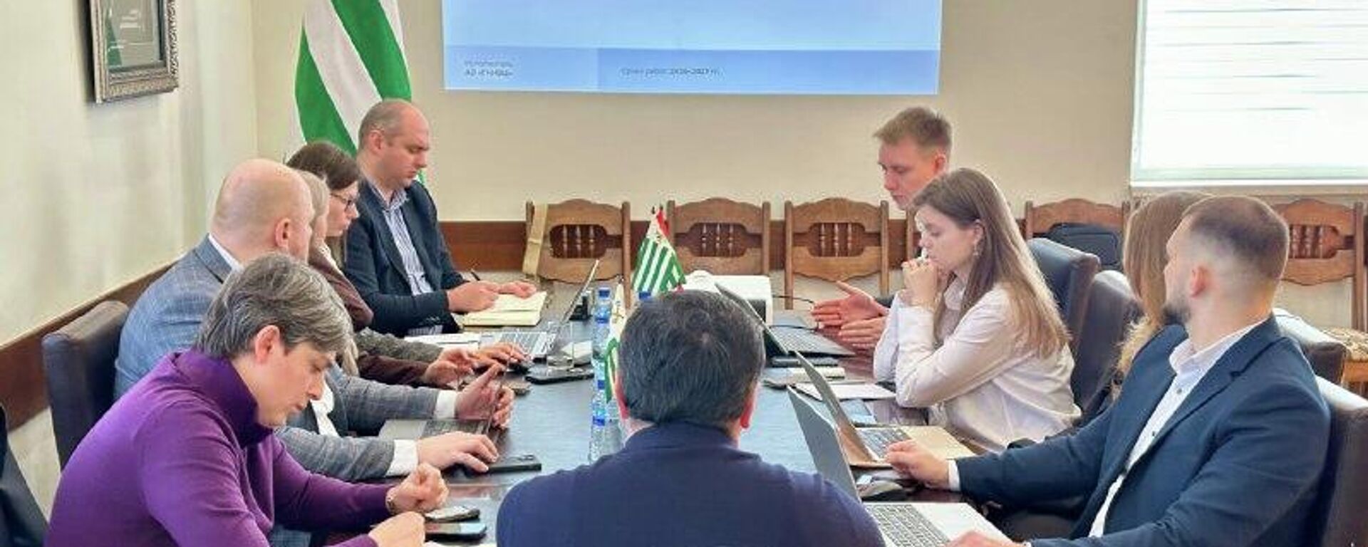 План поэтапной модернизации налоговой системы Абхазии обсудили с представителями соответствующих органов России - Sputnik Абхазия, 1920, 29.01.2026