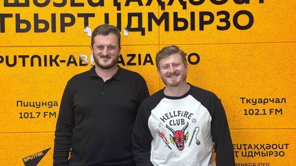 Берзениеи Алҭеибеи азааҭгылеит КВН аҿы раԥхьатәи ақәиареи анаҩстәи ршьаҿақәеи ртәы - Sputnik Аҧсны