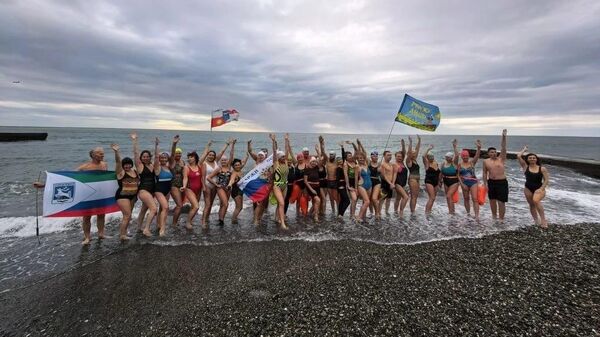 ‍Клуб Солнечные моржи Абхазии принял участие в фестивале Черноморский драйв моржей в Сочи - Sputnik Аҧсны