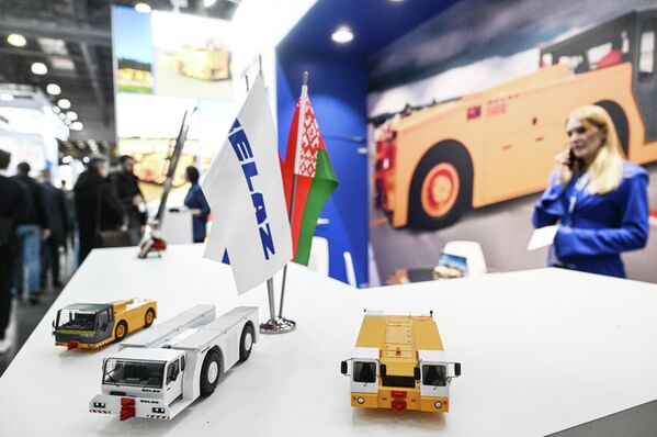 Стенд "БелАЗа" - Sputnik Абхазия