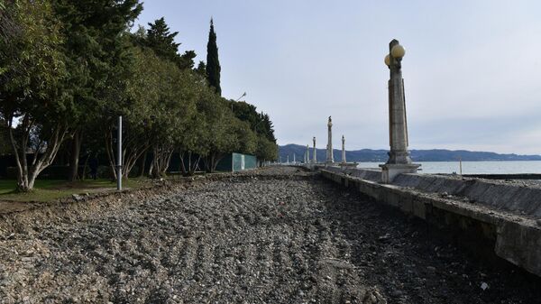 Ремонтные работы на набережной Сухума - Sputnik Аҧсны