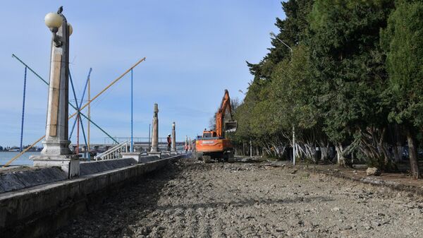 Ремонтные работы на набережной Сухума - Sputnik Абхазия
