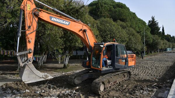 Ремонтные работы на набережной Сухума - Sputnik Абхазия