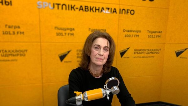 Защита прав ребенка: разговор с руководителем отдела опеки и попечительства Сухума - Sputnik Абхазия