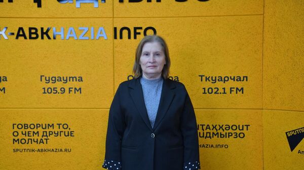 Азанааҭ алхра иазку аиԥыларақәа ашколқәа рҿы: лҵшәас ироур алшо ҳазааҭгылоит - Sputnik Аҧсны