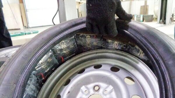 Более 12 тысяч сигарет изъяли на абхазо-российской границе - Sputnik Абхазия