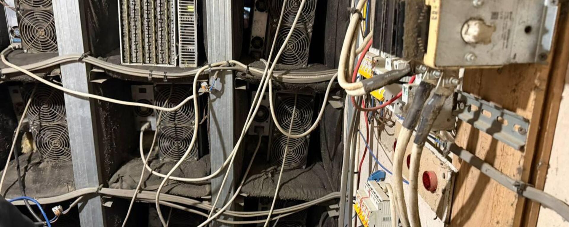 Майнинг-ферму обнаружили в Сухуме - Sputnik Абхазия, 1920, 12.02.2026