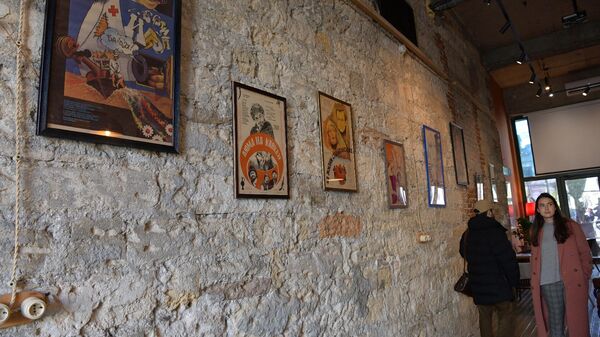 Выставка советского плаката из коллекции Ибрагима Чкадуа - Sputnik Аҧсны