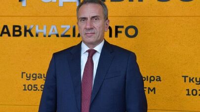 Министру иностранных дел Абхазии Олегу Барциц присвоен дипранг Чрезвычайного и полномочного посла