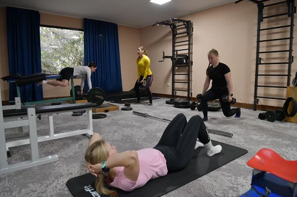 На сборы приехали и именитые спортсменки На сборы приехали и именитые спортсменки - Sputnik Абхазия