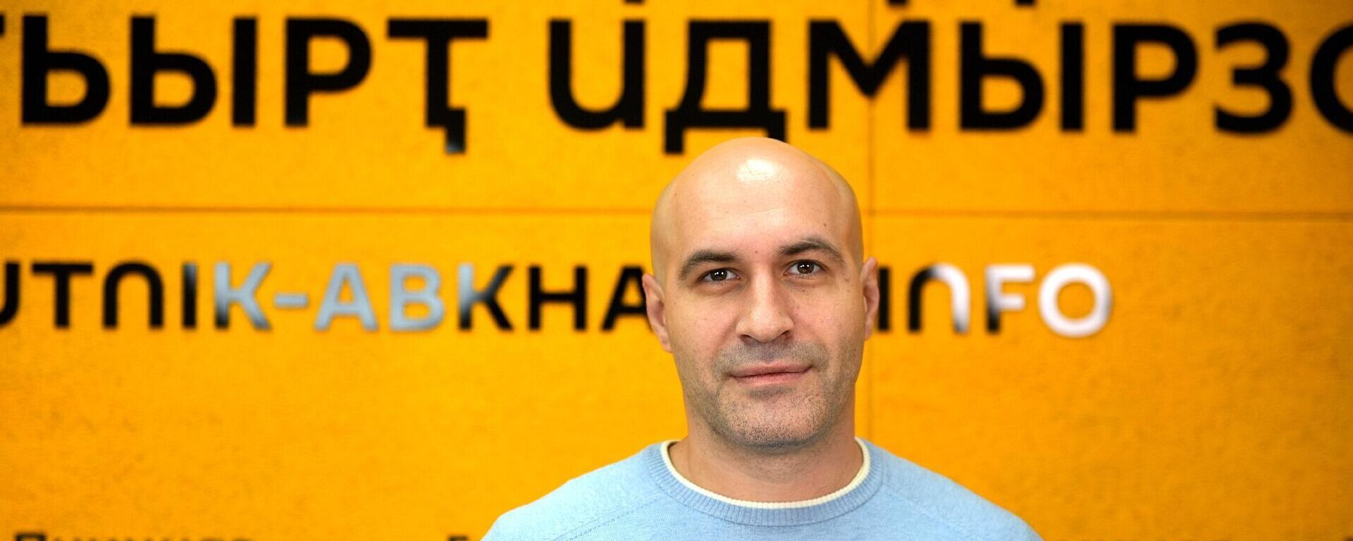 Медиашкола RT в Абхазии: интервью с Мурадом Газдиевым Медиашкола RT в Абхазии: интервью с Мурадом Газдиевым - Sputnik Абхазия, 1920, 17.02.2026