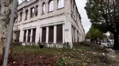 Пешеходную часть на углу проспекта Аиааира и улицы Воронова восстановят