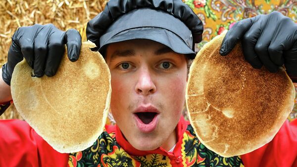 Празднование Масленицы в Бахчисарайском парке в Крыму - Sputnik Абхазия