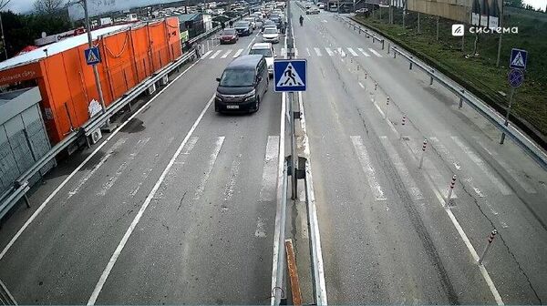 КПП Псоу временно закрыт из-за атаки дронов на Сочи, сообщил Sputnik начальник Погрануправления СГБ Рустам Латипов - Sputnik Аҧсны