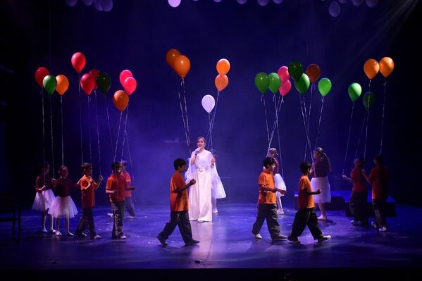 Згәабзиарала зылшарақәа ԥку ахәыҷқәа злахәыз аспектакль "Афырхацәаҵәҟьақәа" аԥхьарбара РУСДРАМ аҿы - Sputnik Аҧсны