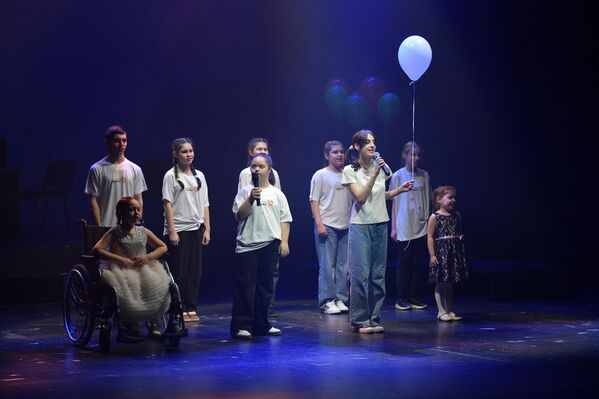 Аԥарақәа зегьы афонд "Ашана"хылаԥшра знаҭо ахәыҷқәа ирзырхахоит. - Sputnik Аҧсны