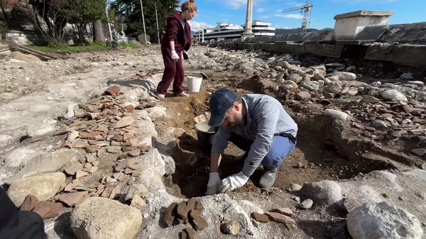 Раскопки начались на набережной Сухума - Sputnik Абхазия