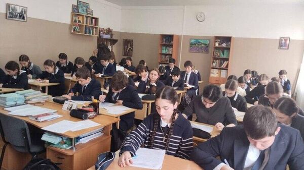 Аԥсны ашколқәа рҿы аурыс бызшәа аолимпиада мҩаԥысит ҳәа Sputnik иазеиҭалҳәеит Аҵарадырра аминистрра азеиԥши, абжьаратәи, азанааҭтә ҵарадырра аҟәша аспециалист хада Аида Минаиа - Sputnik Аҧсны