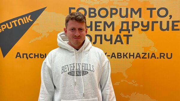 Берзениа еиҭеиҳәеит Аԥсуа лига КВН Амҩақәҵаҩцәа актәи ахәмарра шымҩаԥысыз - Sputnik Аҧсны