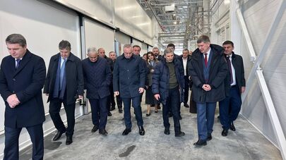 Бадра Гунба и Максим Решетников посетили молочный завод в селе Лабра