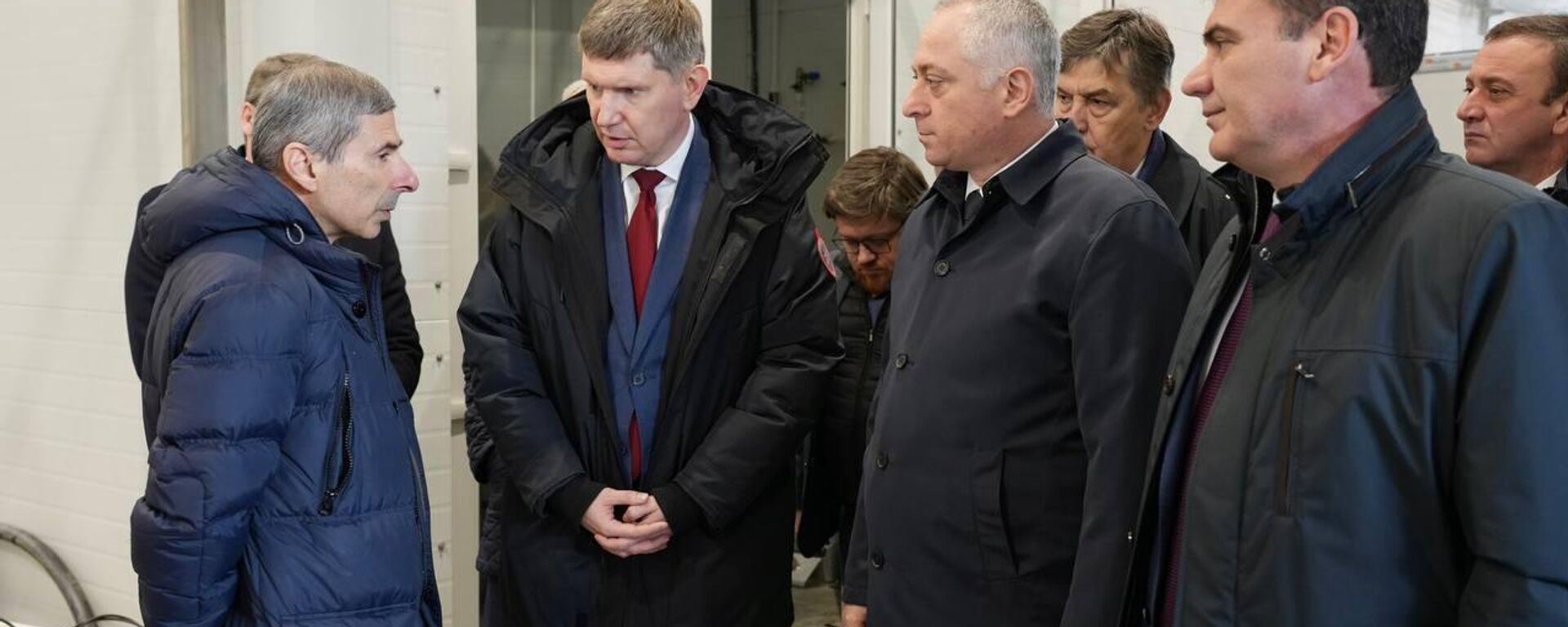 Бадра Гунба и Максим Решетников посетили молзавод в Лабре - Sputnik Абхазия, 1920, 28.02.2026