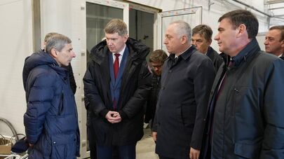 Бадра Гунба и Максим Решетников посетили молзавод в Лабре