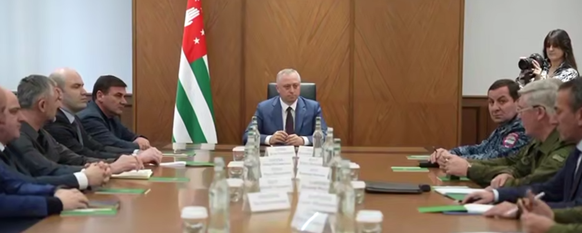 Президент Абхазии провел заседание Совбеза в связи со сбитыми БПЛА - Sputnik Абхазия, 1920, 05.03.2026