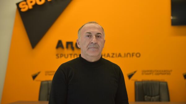 Табаӷәуа далацәажәеит аполитикатә система иагу иабзоу, ҿыцрақәас иалагалатәу  - Sputnik Аҧсны