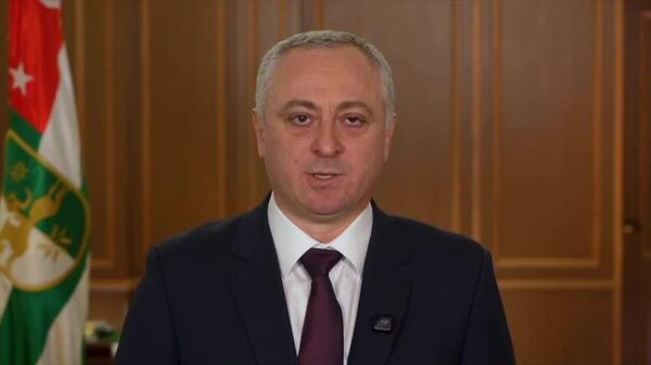 Бадра Гунба поздравил женщин Абхазии с Международным женским днем - Sputnik Абхазия