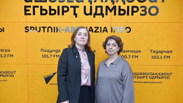 Патронатные семьи в Абхазии: первые шаги и успехи - Sputnik Абхазия