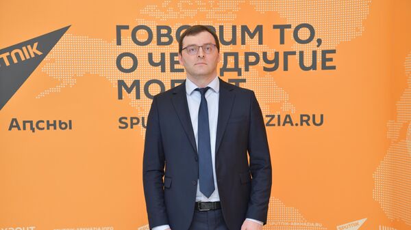 Актуальная во все времена: Квеквескири рассказал о создании песни Слово  - Sputnik Абхазия