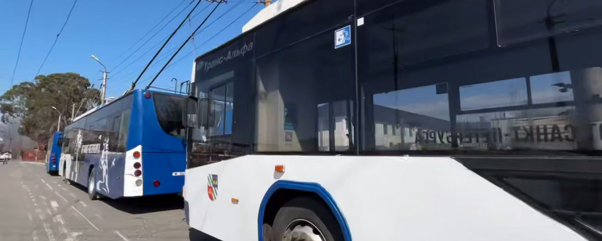 Троллейбусы из Санкт-Петербурга доставили в Сухум - Sputnik Аҧсны, 1920, 13.03.2026