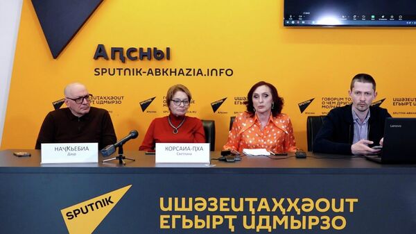 Жәлар рышәҟәыҩҩы ишьҭа: Алықьса Гогәуа илитературатә ҭынха иалацәажәеит Sputnik аҿы - Sputnik Аҧсны