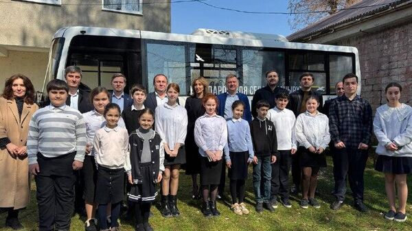 Ҟәланырхәатәи ашкол автобус ҿыц аиуит - Sputnik Аҧсны