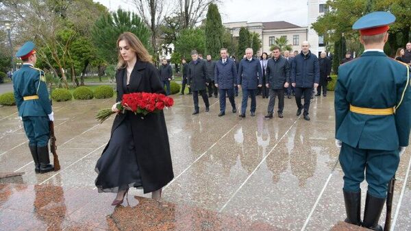 Память погибших в Мартовском наступлении Отечественной войны народа Абхазии почтили в Сухуме - Sputnik Абхазия